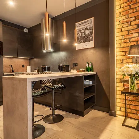 Loft House Premium شقة فروتسواف
