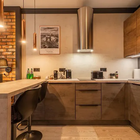 Loft House Premium شقة فروتسواف